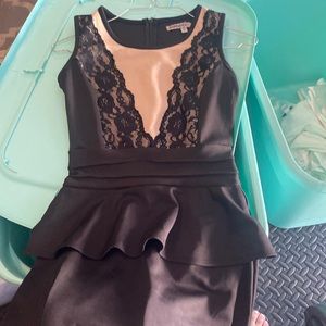 black bodycon dress